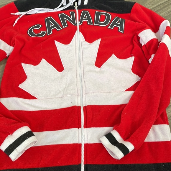 Urban Heritage Canada Onesie - Small - Picture 2 of 5